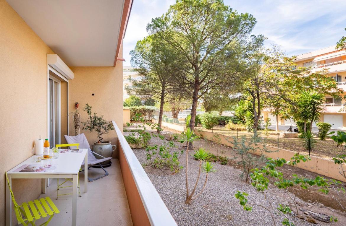 Joli T2 Tres Proche De La Plage De Fréjus Zewnętrze zdjęcie